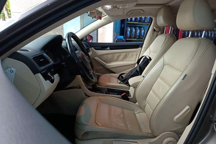 Used Volkswagen Passat 2011 1.8 TSI DSG Prestige Edition Left Front Seat