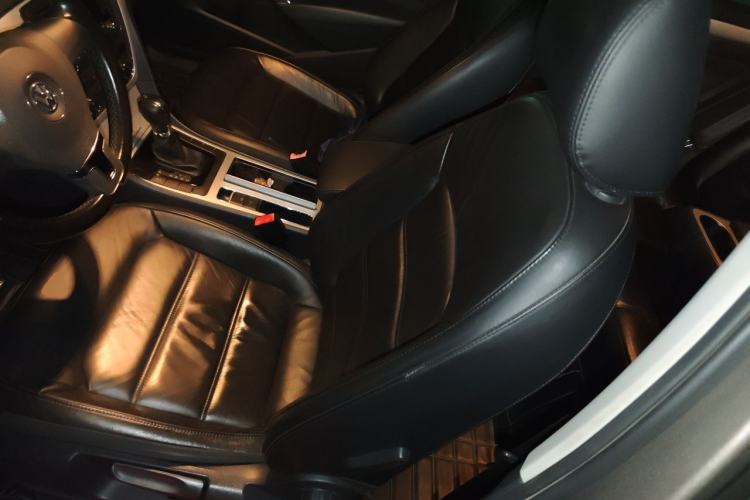 Used Volkswagen Passat 2011 1.8TSI Automatic Prestige Edition Left Front Seat