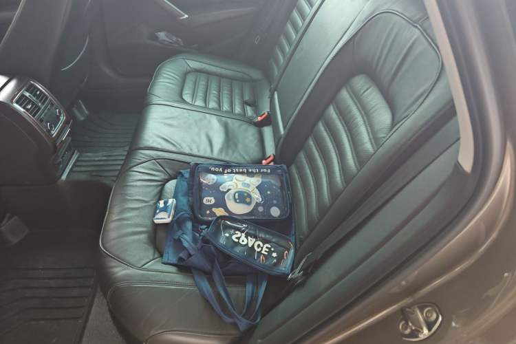 Used Volkswagen Passat 2011 1.8TSI DSG Prestige Edition Left Rear Seat