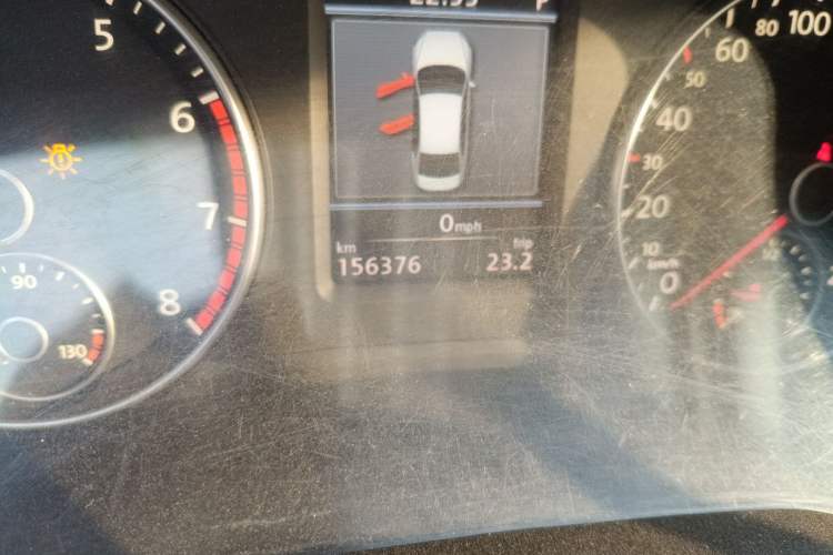 Used Volkswagen Passat 2011 1.8 TSI DSG Prestige Edition Odometer Close Up