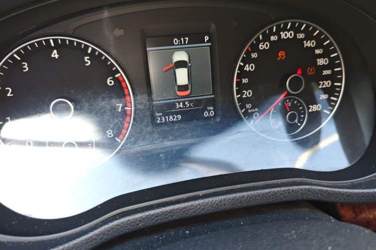 Used Volkswagen Passat 2011 2.0 TSI DSG Premium Edition Odometer Close Up