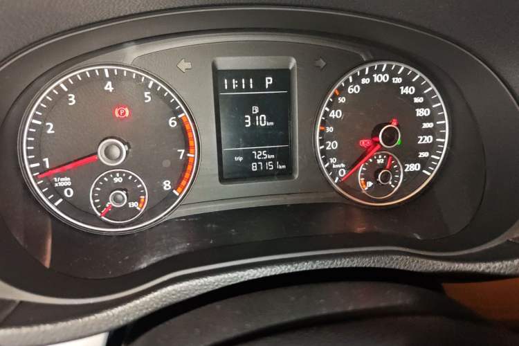 Used Volkswagen Passat 2011 1.8TSI Automatic Prestige Edition Odometer Close Up