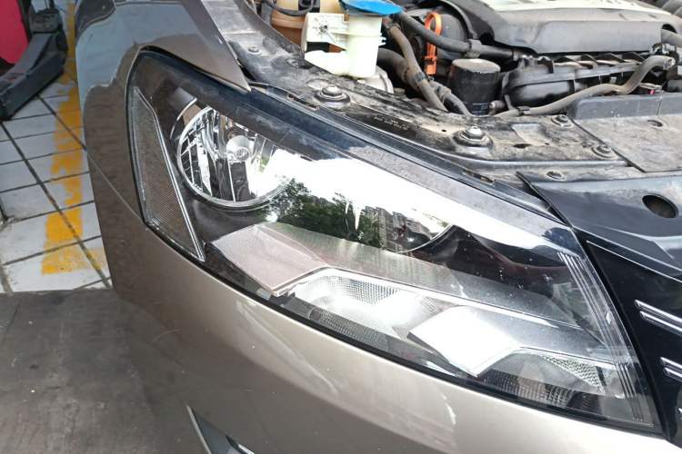 Used Volkswagen Passat 2011 1.8 TSI DSG Prestige Edition Right Front Headlight