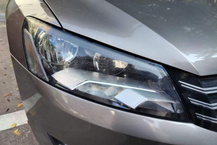 Used Volkswagen Passat 2011 1.8 TSI DSG Prestige Edition Right Front Headlight