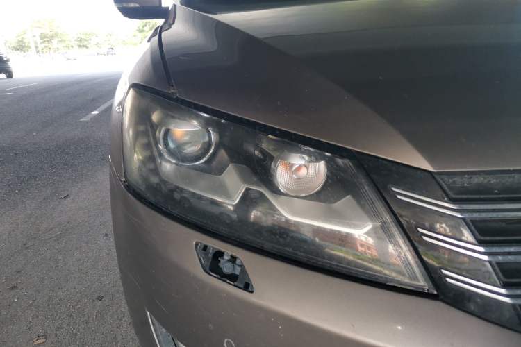 Used Volkswagen Passat 2011 1.8 TSI DSG Ultimate Edition Right Front Headlight