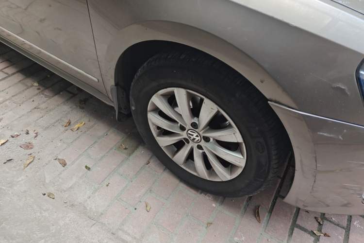 Used Volkswagen Passat 2011 1.8 TSI DSG Prestige Edition Right Front Wheel Hub