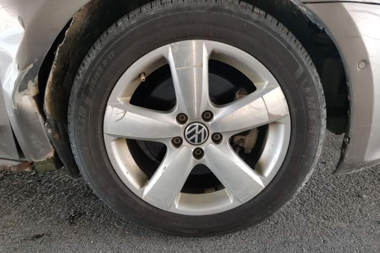 Used Volkswagen Passat 2011 1.8 TSI DSG Ultimate Edition Right Front Wheel Hub