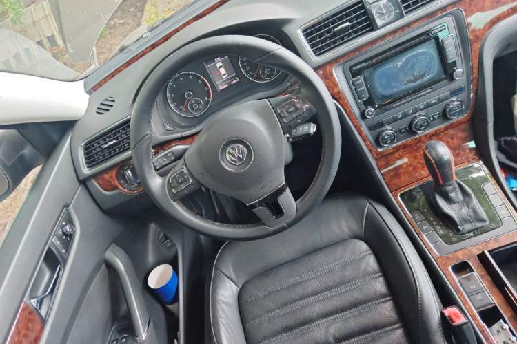 Used Volkswagen Passat 2011 1.8TSI DSG Prestige Edition Steering Wheel