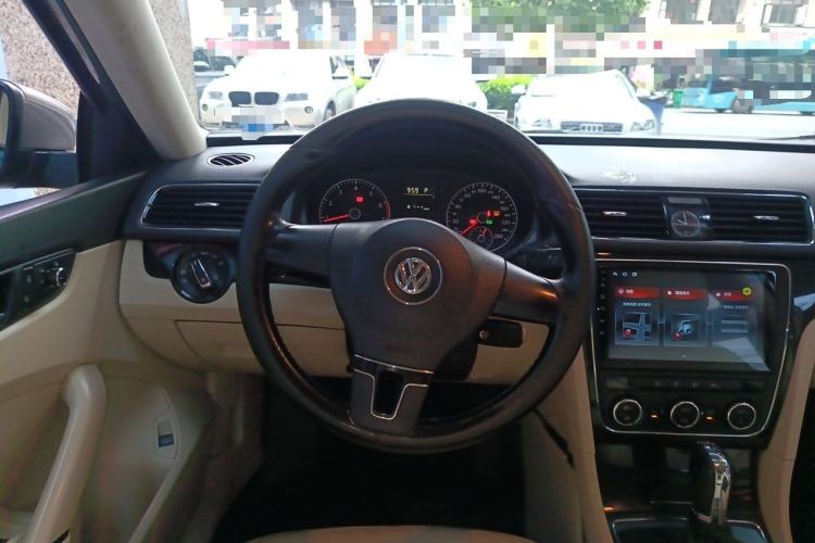 Used Volkswagen Passat 2011 1.8 TSI DSG Prestige Edition Steering Wheel