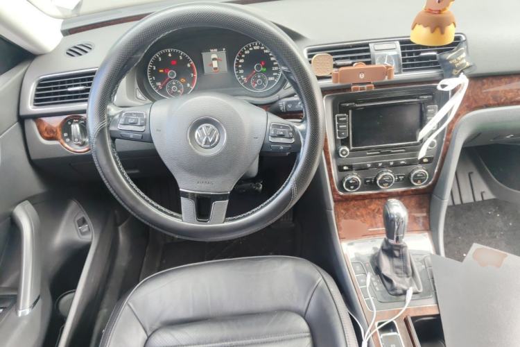Used Volkswagen Passat 2011 1.8TSI DSG Prestige Edition Steering Wheel