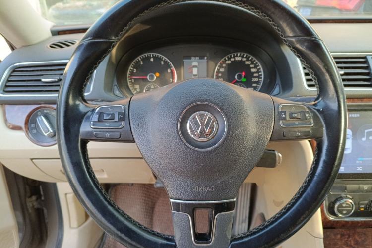 Used Volkswagen Passat 2011 1.8 TSI DSG Prestige Edition Steering Wheel
