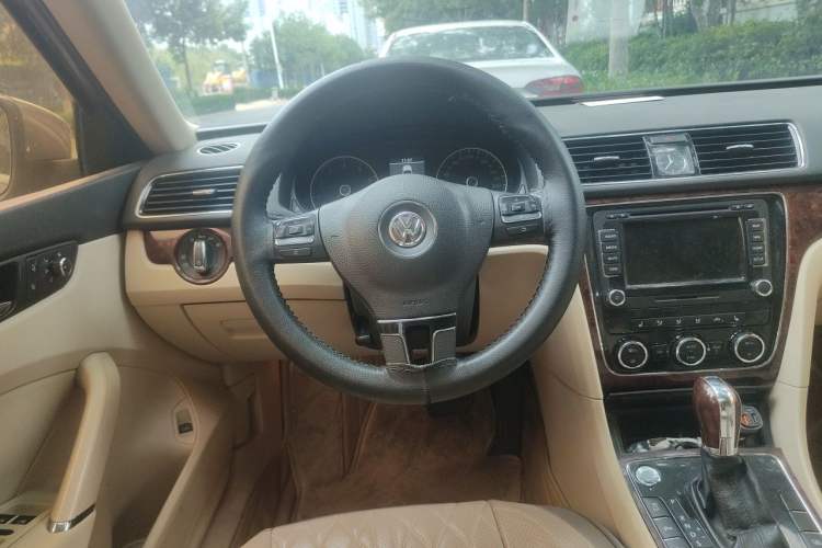 Used Volkswagen Passat 2011 1.8 TSI DSG Ultimate Edition Steering Wheel