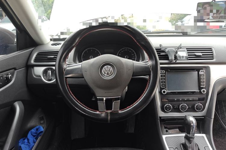 Used Volkswagen Passat 2011 1.8TSI Automatic Prestige Edition Steering Wheel