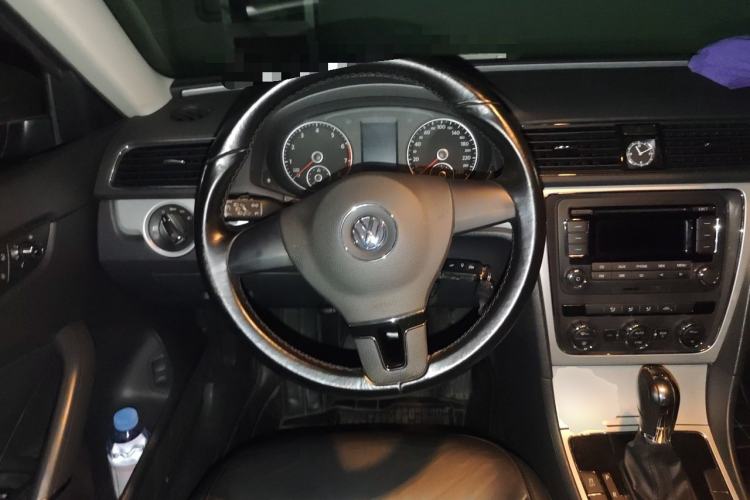 Used Volkswagen Passat 2011 1.8TSI Automatic Prestige Edition Steering Wheel