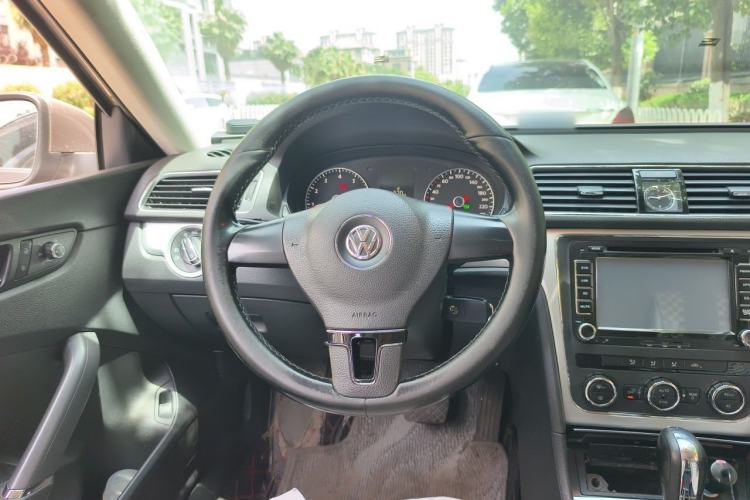 Used Volkswagen Passat 2011 1.8TSI Automatic Prestige Edition Steering Wheel