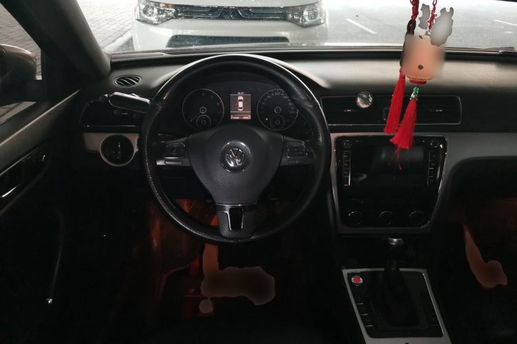 Used Volkswagen Passat 2011 1.8 TSI DSG Ultimate Edition Steering Wheel