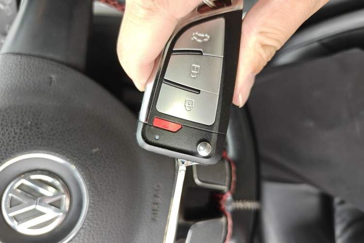 Used Volkswagen Passat 2011 1.8TSI Automatic Prestige Edition Vehicle Key