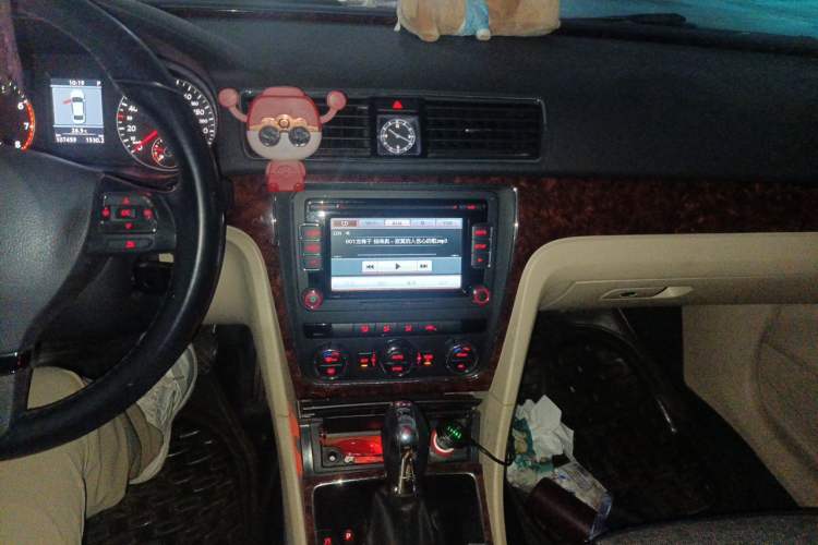 Used Volkswagen Passat 2011 1.8TSI DSG Prestige Edition Audio And AC Panel
