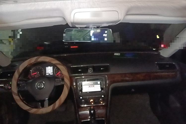 Used Volkswagen Passat 2011 1.8TSI DSG Prestige Edition Center Console