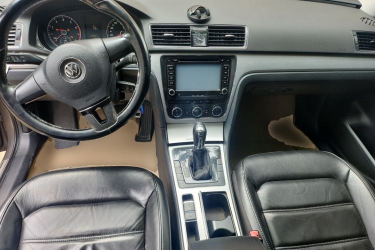 Used Volkswagen Passat 2011 1.8 TSI DSG Prestige Edition Center Console