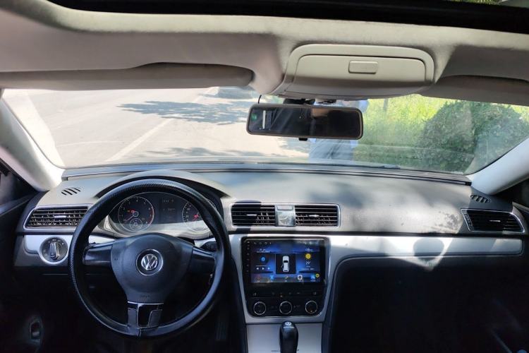 Used Volkswagen Passat 2011 1.8 TSI DSG Prestige Edition Center Console