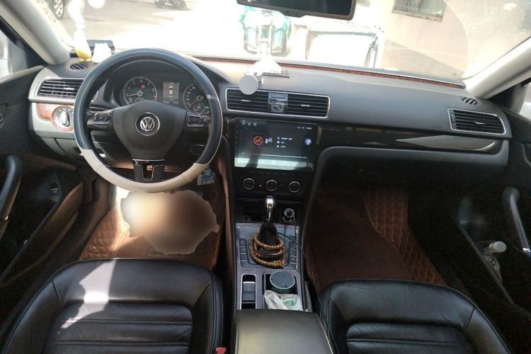 Used Volkswagen Passat 2011 2.0 TSI DSG Premium Edition Center Console