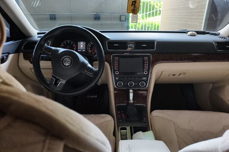Used Volkswagen Passat 2011 1.8 TSI DSG Prestige Edition Center Console