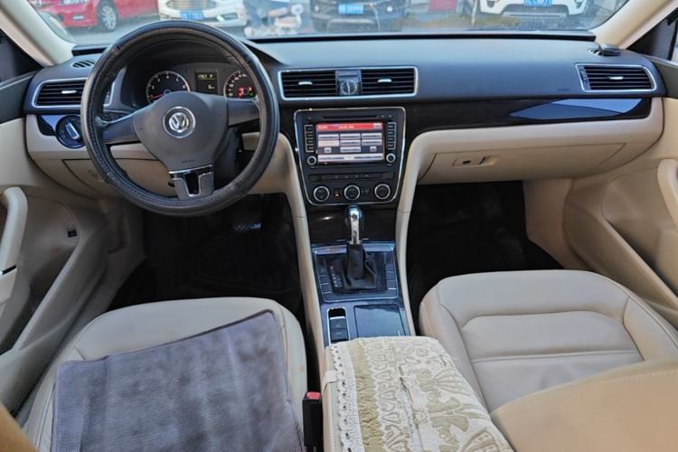 Used Volkswagen Passat 2011 1.8TSI Automatic Prestige Edition Center Console
