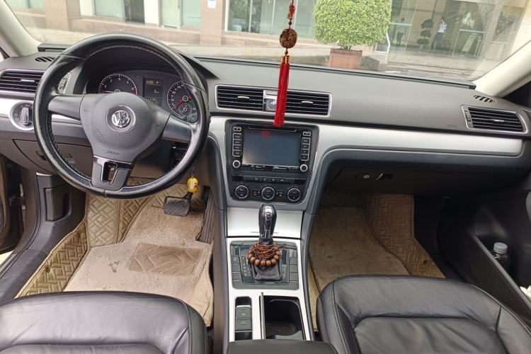 Used Volkswagen Passat 2011 1.8TSI Automatic Prestige Edition Center Console