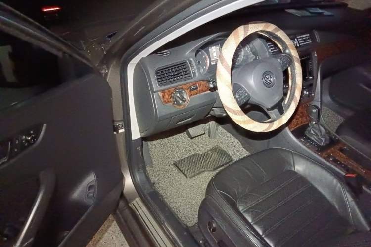 Used Volkswagen Passat 2011 1.8TSI DSG Prestige Edition Driver Seat