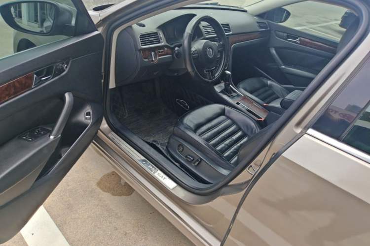 Used Volkswagen Passat 2011 1.8TSI DSG Prestige Edition Driver Seat