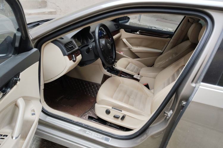 Used Volkswagen Passat 2011 2.0 TSI DSG Ultimate Edition Driver Seat