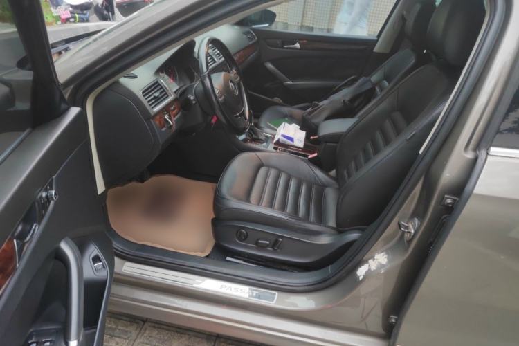 Used Volkswagen Passat 2011 1.8TSI DSG Prestige Edition Driver Seat