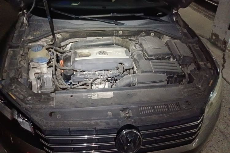 Used Volkswagen Passat 2011 1.8TSI DSG Prestige Edition Engine Bay