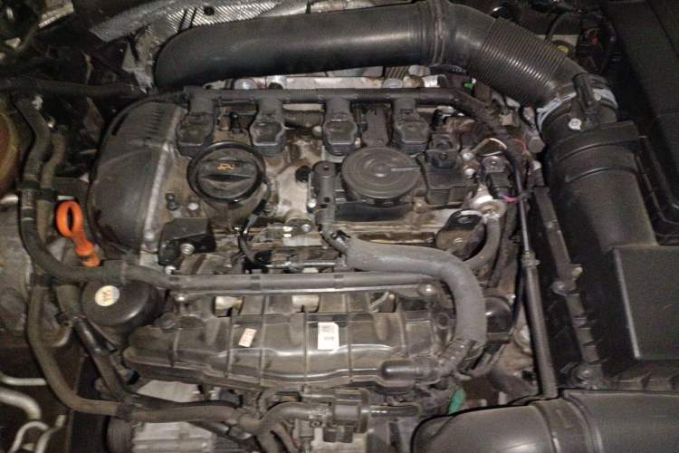 Used Volkswagen Passat 2011 1.8TSI Automatic Prestige Edition Engine Bay
