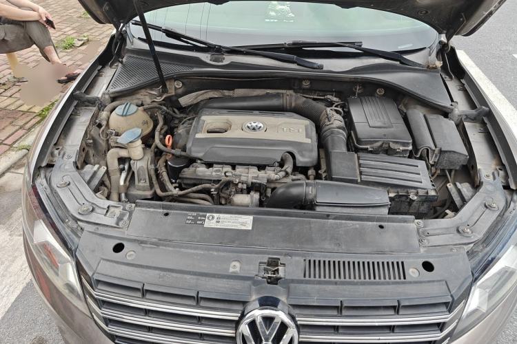 Used Volkswagen Passat 2011 1.8TSI Automatic Prestige Edition Engine Bay