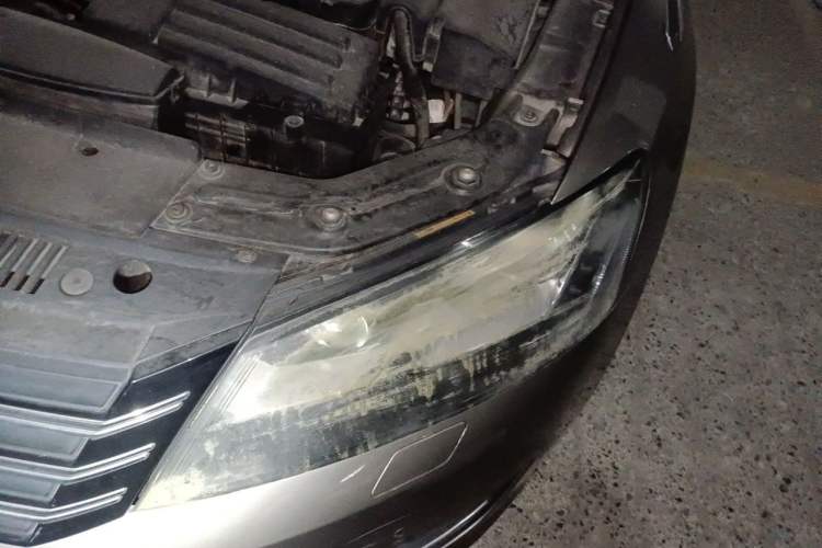 Used Volkswagen Passat 2011 1.8TSI DSG Prestige Edition Engine Bay Left