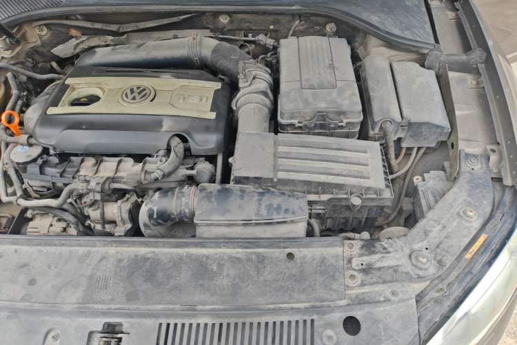 Used Volkswagen Passat 2011 1.8TSI DSG Prestige Edition Engine Bay Left