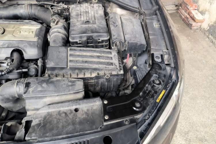 Used Volkswagen Passat 2011 1.8 TSI DSG Ultimate Edition Engine Bay Left