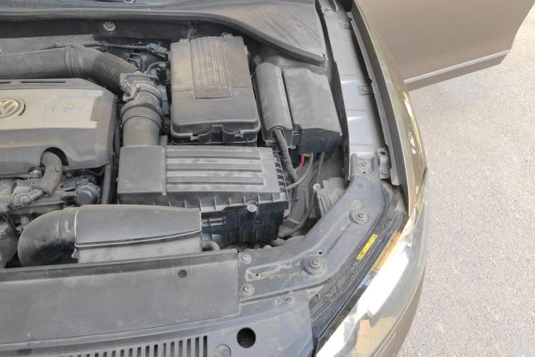 Used Volkswagen Passat 2011 2.0 TSI DSG Ultimate Edition Engine Bay Left