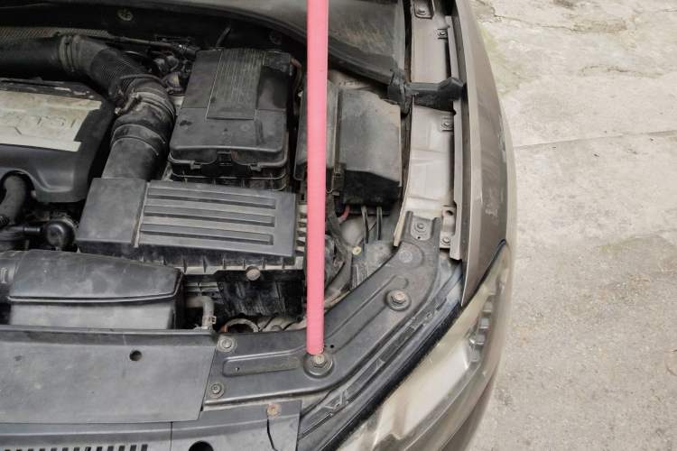 Used Volkswagen Passat 2011 2.0 TSI DSG Ultimate Edition Engine Bay Left