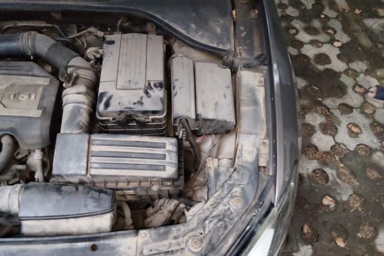 Used Volkswagen Passat 2011 1.8TSI Automatic Prestige Edition Engine Bay Left