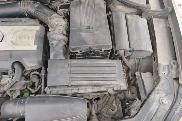 Used Volkswagen Passat 2011 1.8 TSI DSG Prestige Edition Engine Bay Left