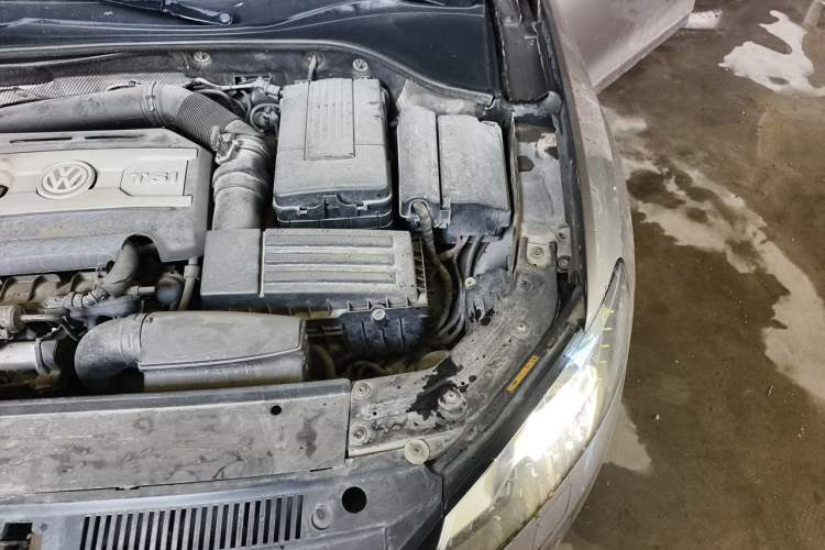 Used Volkswagen Passat 2011 1.8 TSI DSG Prestige Edition Engine Bay Left
