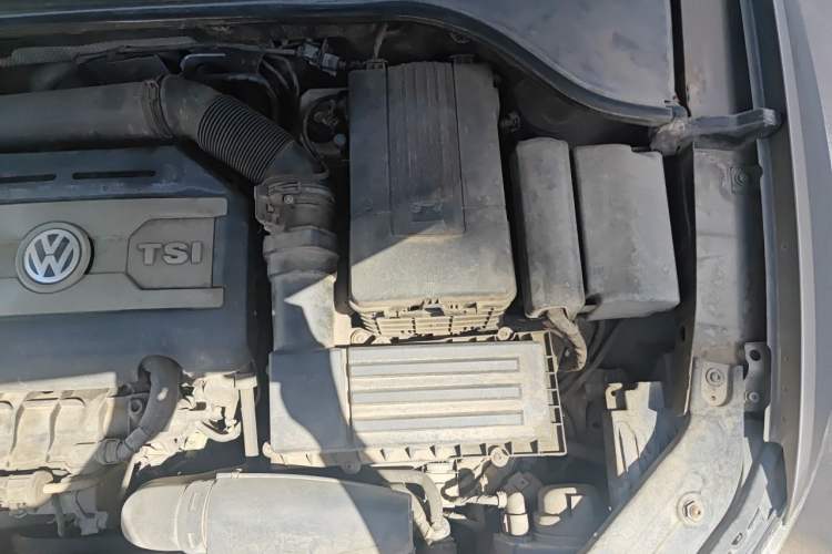 Used Volkswagen Passat 2011 1.8 TSI DSG Ultimate Edition Engine Bay Left