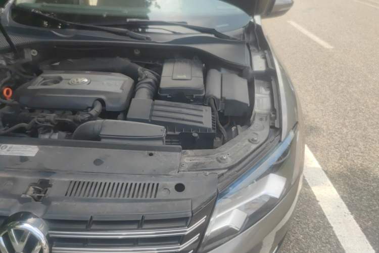 Used Volkswagen Passat 2011 1.8TSI Automatic Prestige Edition Engine Bay Left