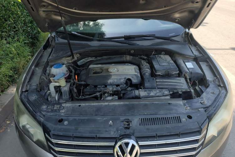 Used Volkswagen Passat 2011 1.8 TSI DSG Prestige Edition Engine Bay