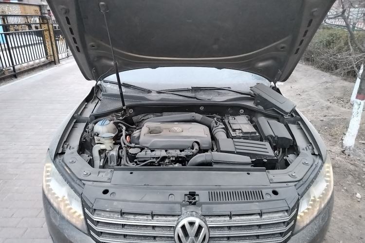 Used Volkswagen Passat 2011 1.8TSI DSG Prestige Edition Engine Bay
