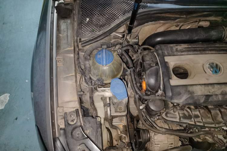Used Volkswagen Passat 2011 2.0 TSI DSG Ultimate Edition Engine Bay Right