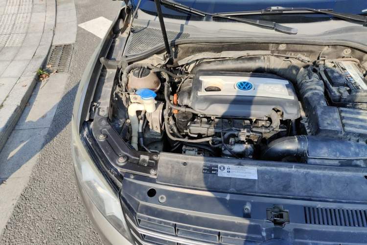 Used Volkswagen Passat 2011 1.8 TSI DSG Prestige Edition Engine Bay Right